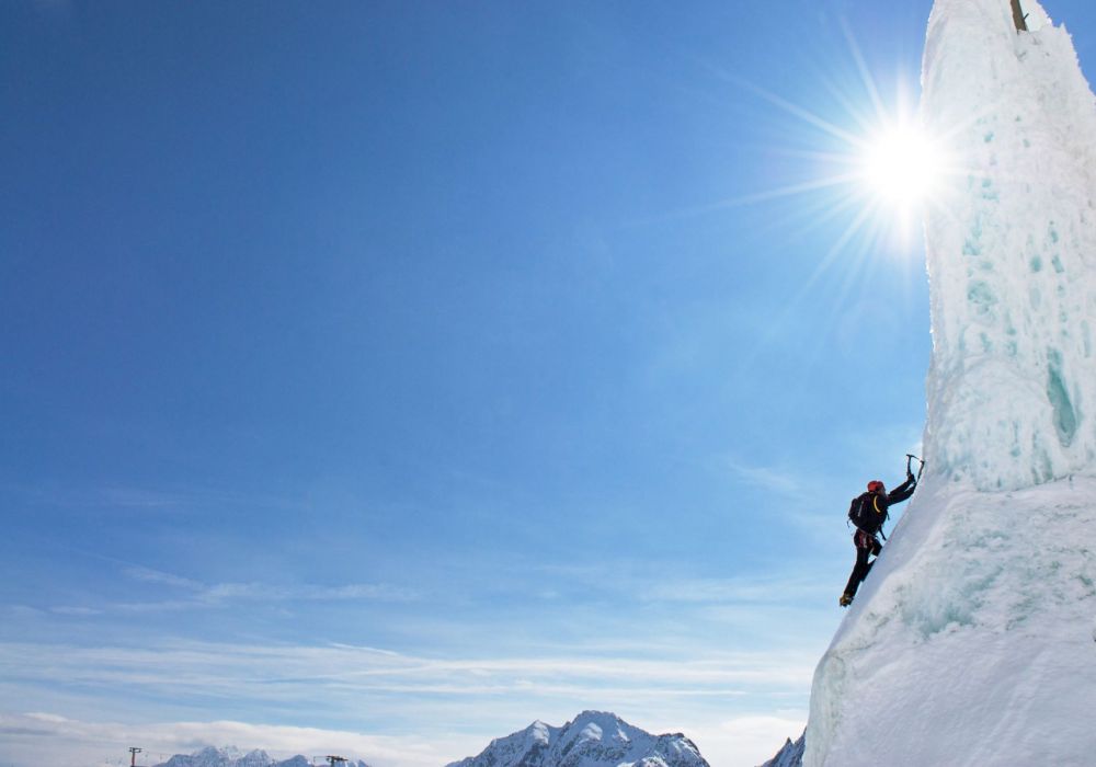_c_Stubaier_Gletscher._Eiskletterturm.jpg